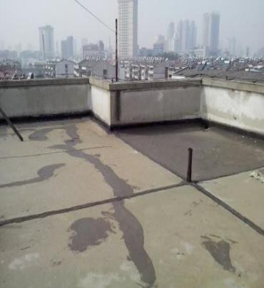 东至漏水维修 楼顶漏水是什么原因，楼顶漏水维修方法是什么?